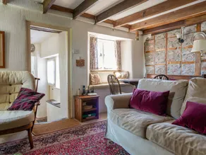 Cottage with garden - Image 4