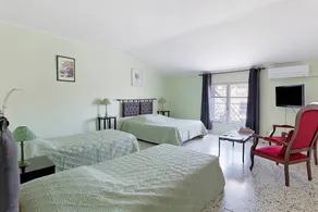 B&B with terrace, garden & pool | Garden view - Image 2