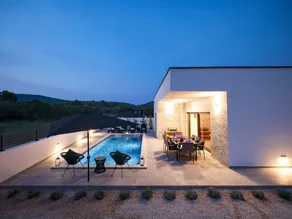 House with barbeque, terrace & private pool | Sea view - Image 2