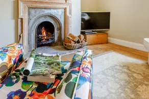 Cottage with garden & barbeque | River view - Image 5