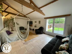 Cottage with garden, BBQ & private pool - Image 4