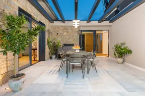Fully equipped villa with garden, terrace & private pool - Image 5