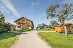 Apartment with garden | Lake view - Image 4