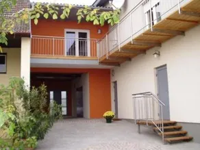 Apartment with garden & terrace - Image 2