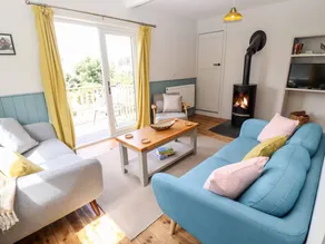 Cottage with garden - Image 4