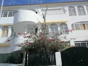 Flat with terrace & pool | City view - Image 2