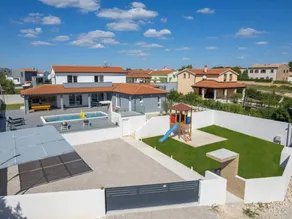 Casa con piscina privata, barbecue e terrazza - Image 5