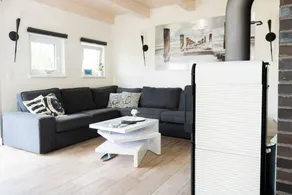 Spacious holiday home near the Baltic Sea with sauna and garden - Image 3