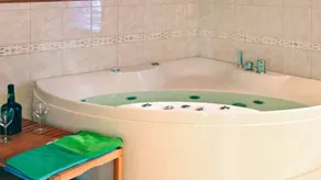 Casa vacacional con terraza y jacuzzi - Image 5
