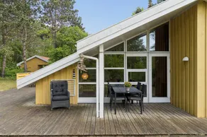 Holiday home with terrace, sauna & barbecue - Image 4