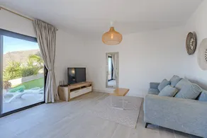 Casa con barbecue, piscina privata e giardino - Image 4
