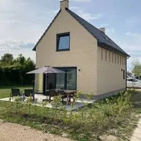 Child-friendly big house with pool, garden & barbecue - Image 2