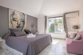Villa with garden, terrace & private pool - Image 5