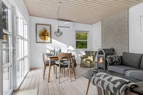 Pleasant holiday home with terrace & barbeque | Beach nearby - Image 3