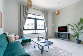 Flat with pool - Image 5