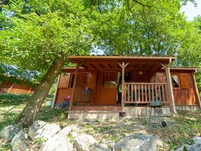 Chalet with terrace & heated pool - Image 4