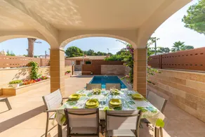 Villa with terrace, garden & private pool | Close to the beach | Pet-friendly - Image 4