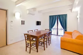 Apartment with garden, barbeque & pool - Image 4