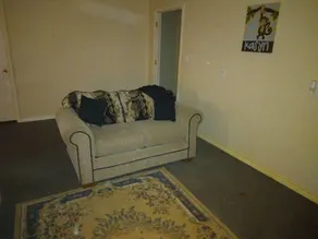 Cozy comfy room come sleep with us (Queens palace) - Image 3