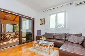 Voll ausgestattetes Ferienhaus mit Grill und Garten | Haustiere sind willkommen - Image 2
