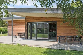 Fully equipped spacious holiday home with terrace, BBQ & sauna - Image 4