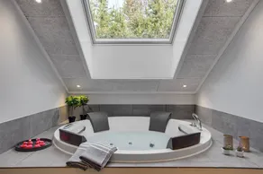 Children-friendly holiday home with private pool, barbeque & jacuzzi | Dogs allowed - Image 5
