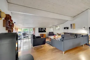 Fully equipped holiday home with hot tub, terrace & sauna | Dogs allowed - Image 5
