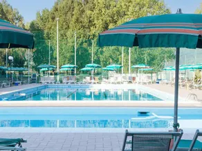 Apartment mit Pool - Image 2