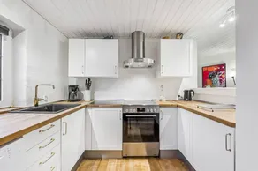 Family-friendly holiday home with BBQ, terrace & sauna - Image 5