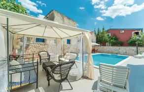 Villa with terrace, pool & garden | Pool view - Image 4