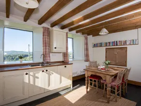 Cottage with garden & BBQ - Image 5