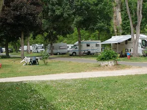 Tolle Außergewöhnliche Unterkunft mit Terrasse - Image 2