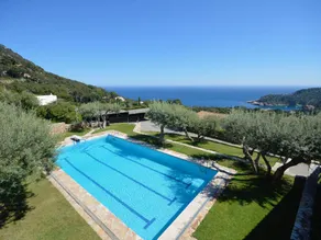 Fully equipped flat with pool - Image 3