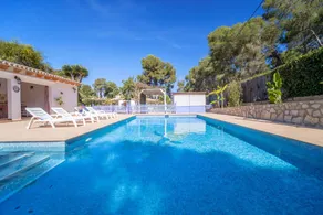 Holiday home with terrace, garden & pool | Mountain view - Image 3