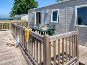 Mobile home with heated pool - Image 5