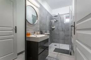 Bed & Breakfast «Pomme reinette» – Shared Pool, Wi-Fi & Air Conditioning - Image 5
