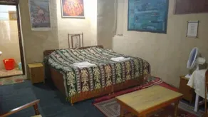 Nice private room with pool & garden - Image 2