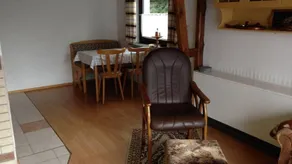 Holiday home with barbecue, garden & terrace - Image 3