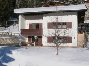 Child-friendly holiday apartment with garden & terrace - Image 3