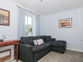 Cottage with garden - Image 3