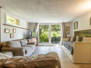 Fully equipped lovely house with terrace, private pool & barbeque | Pets are welcome - Image 2