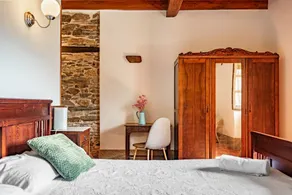 Room A Figueira in Mondoñedo with Mountain Views, Shared Terrace, and Wi-Fi - Image 3