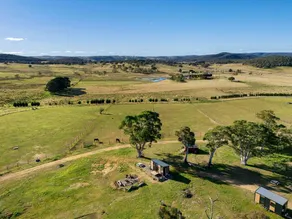 Fantastic Tiny House with Fire Pit and Close to Great Hiking Trails in Towrang, New South Wales - Image 3