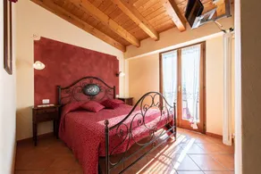 Agriturismo El Crear - Relais nel cuore dei vigneti della Valpolicella: Camera Rosa/Tulipano - B&B - Image 5