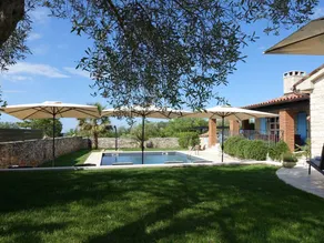 Familienorientierte weiträumige Villa mit Pool und Terrasse | Hunde erlaubt - Image 3