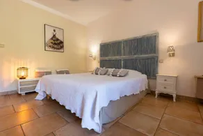 Bed and Breakfast 'Le Mas Du Loup - Camélia' with Mountain View, Shared Terrace and Wi-Fi - Image 5