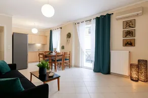 Apartment with garden & terrace | City view - Image 4