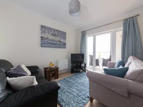 Merveilleux appartement de vacances adapté aux familles | Vue sur l'eau | À côté de la plage - Image 4