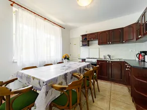 Holiday home with terrace, private pool & garden - Image 5