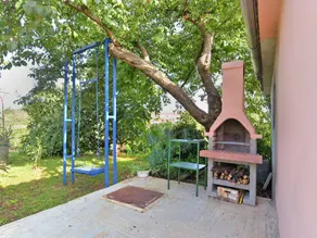Flat with pool, terrace & BBQ - Image 2